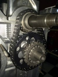 Steuerkettenräder in leichter Ausführung für 105 er Motoren mit Bohrung für Drehzahlmesserantrieb + Zahnrad Kurbelwelle