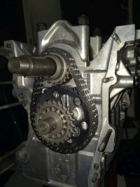 Steuerkettenräder in leichter Ausführung für 105 er Motoren mit Bohrung für Drehzahlmesserantrieb + Zahnrad Kurbelwelle