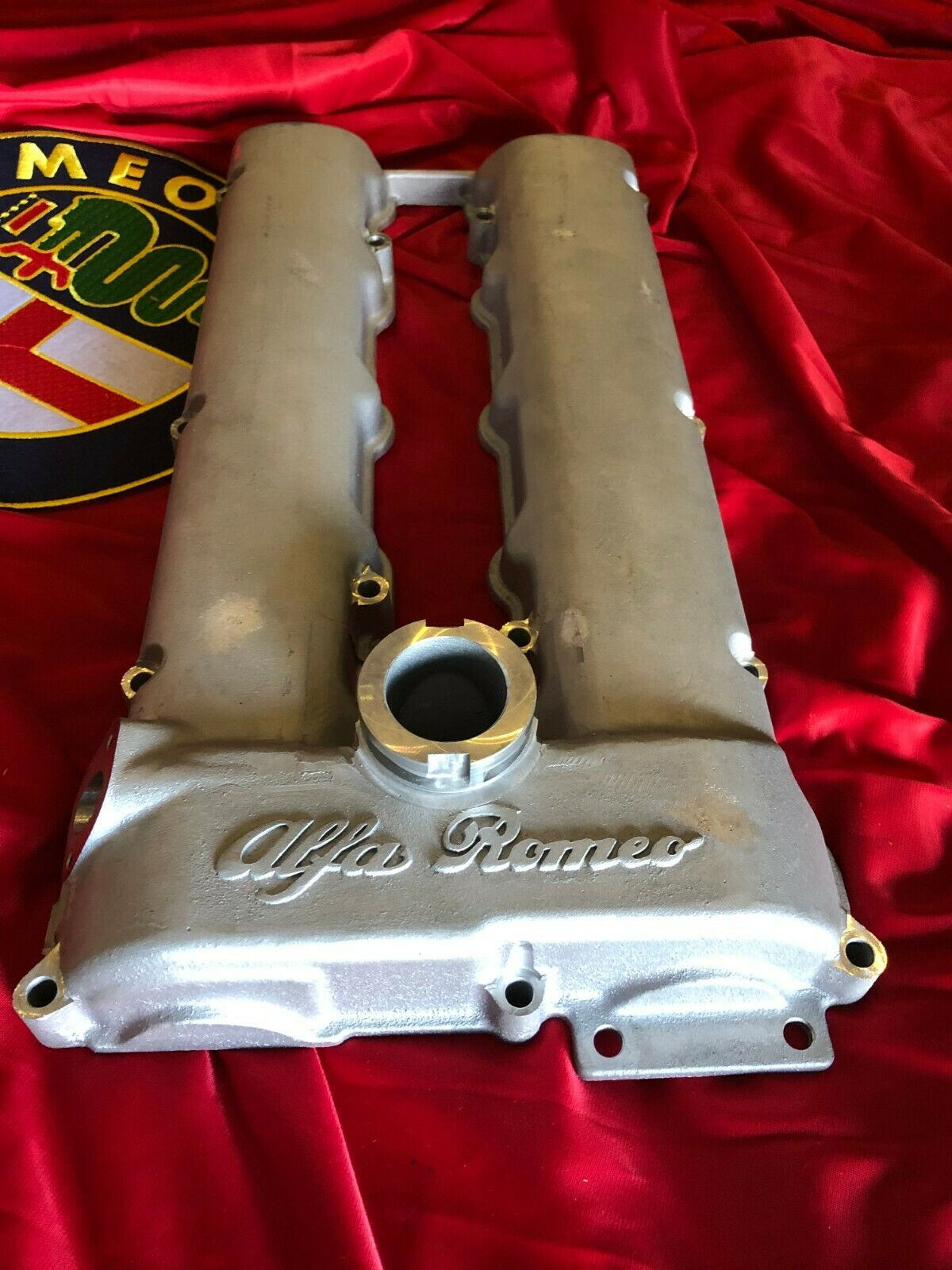 Ventildeckel für Alfa Romeo 75 Twin Spark Zylinderkopf mit 105er Optik NEU - geschlossene Version