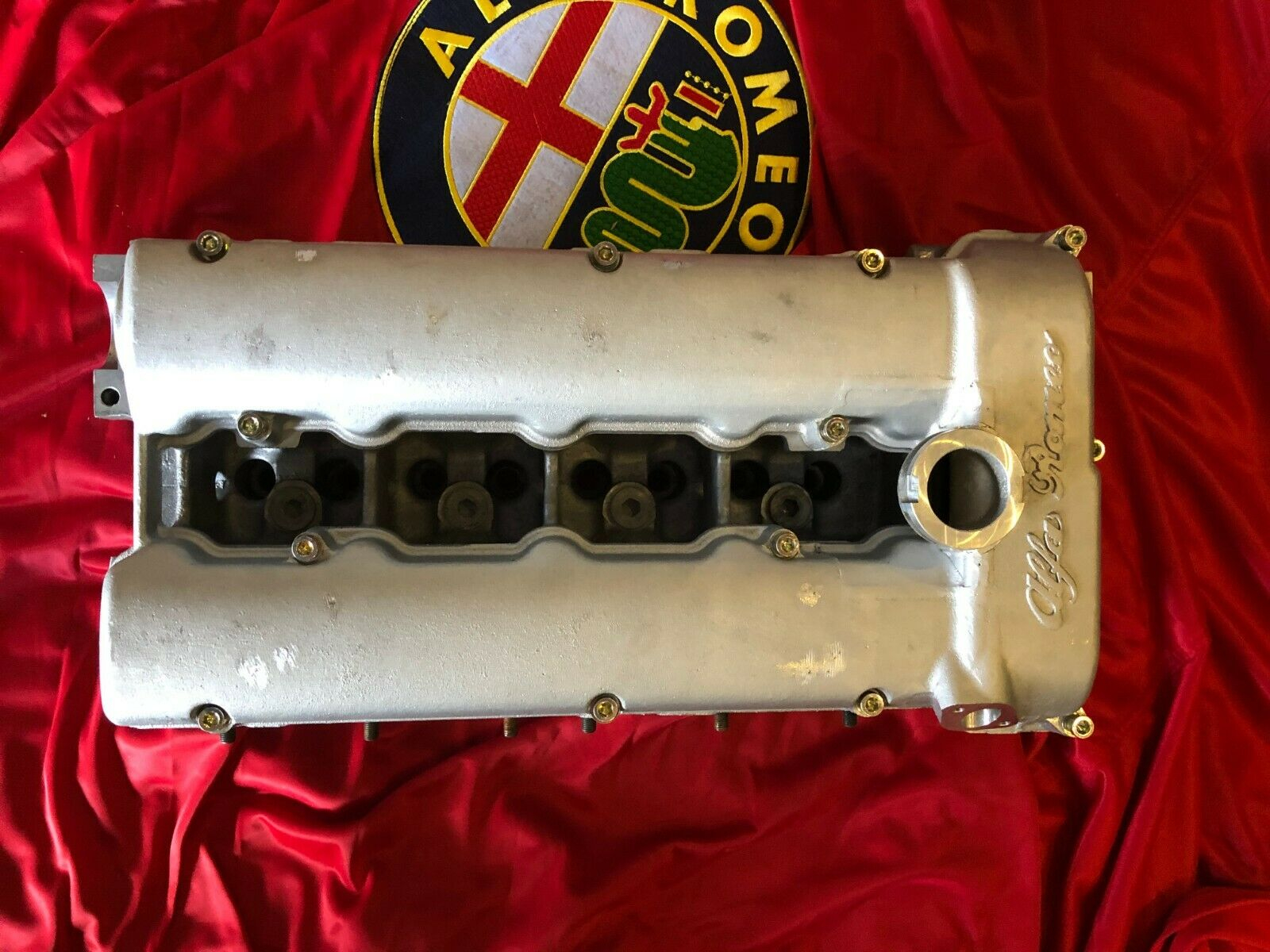 Alfa Romeo 75 T.S. Ventildeckel Zylinderkopf mit 105 er NORD Optik - offen